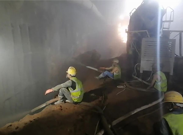 隧道專用雙噴液壓混凝土濕噴機施工視頻